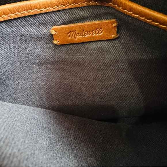 Madewell leather simple crossbody bag - Picture 6 of 12